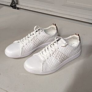 LACOSTE Carnaby Evo Embossed Leather Trainers - NEVER WORN